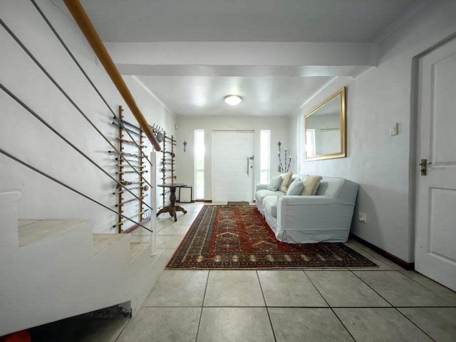 To Let 3 Bedroom Property for Rent in Gordons Bay Village Western Cape